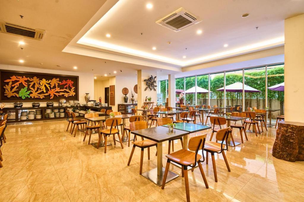 Grand Orchid Hotel Yogyakarta Maguwo Exteriér fotografie