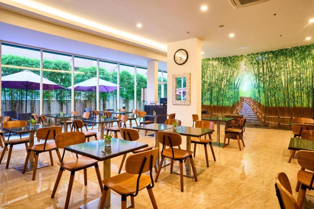 Grand Orchid Hotel Yogyakarta Maguwo Exteriér fotografie